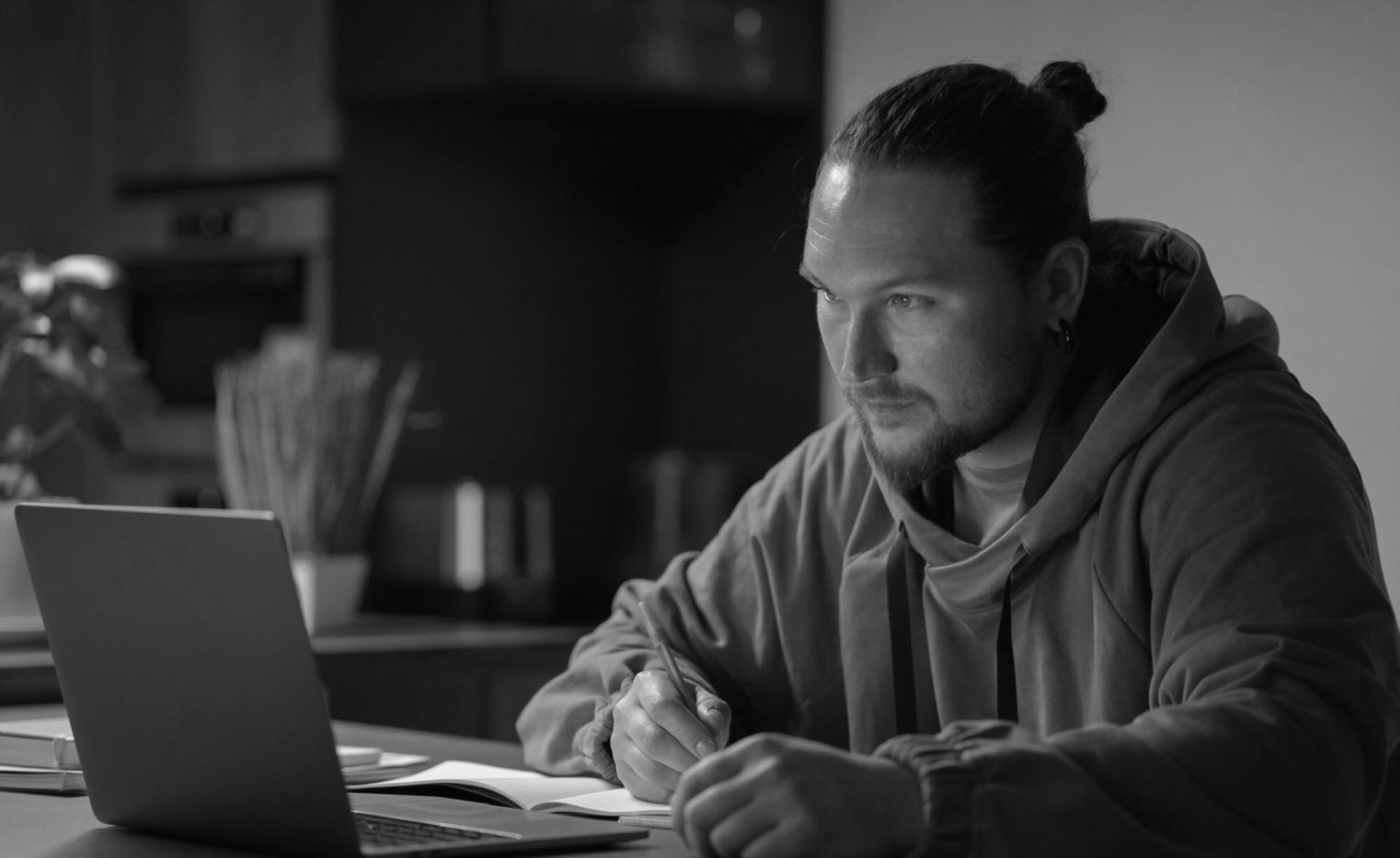 Процесс обучения SEO-копирайтингу на платформе Vylmontrix